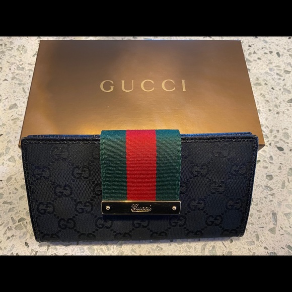 Gucci Handbags - ❌SOLD❌GUCCI WALLET💚❤️💚